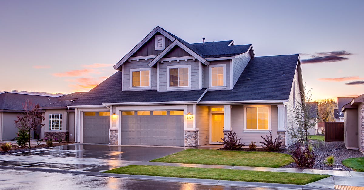 Is it okay to put shingles on a wet roof?